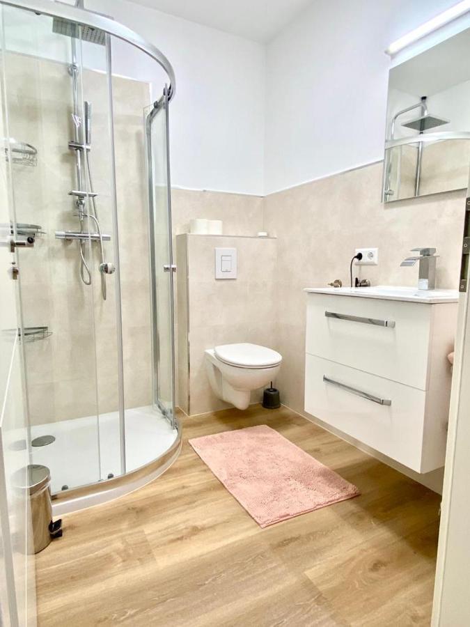 Wohnung im Erdgeschoss Bietigheim-Bissingen Exterior foto